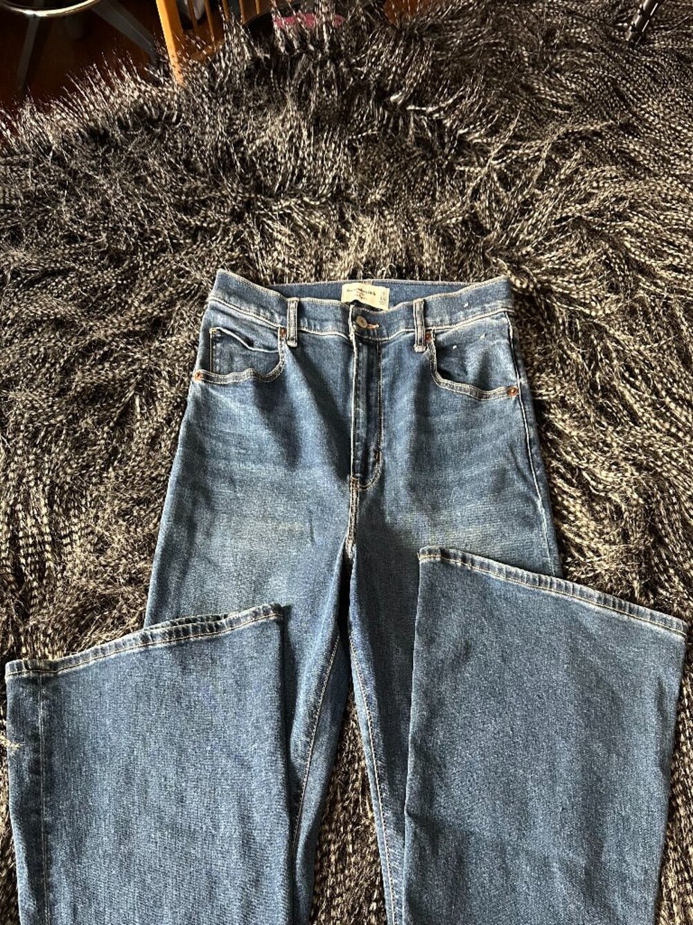 Abercrombie & Fitch The Flare Ultra High Rise Jean